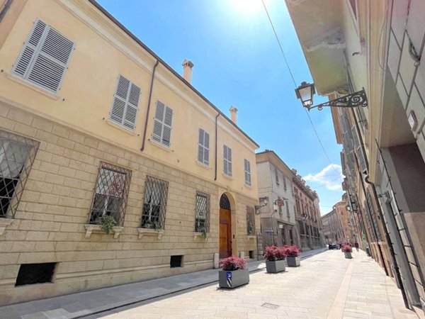casa indipendente in vendita a Reggio nell'Emilia in zona Santa Croce