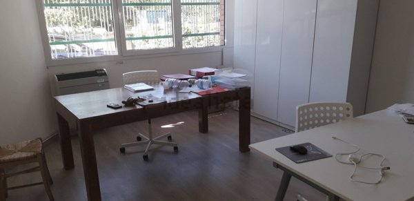 ufficio in vendita a Reggio nell'Emilia in zona Baragalla