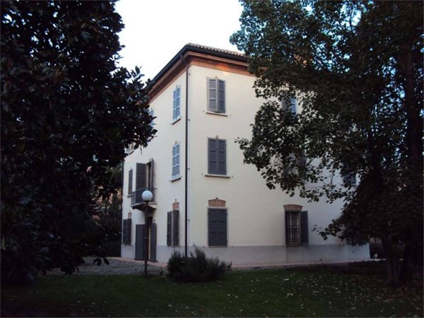 casa indipendente in vendita a Reggio nell'Emilia