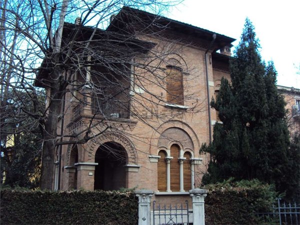 casa indipendente in vendita a Reggio nell'Emilia in zona Rosta Nuova