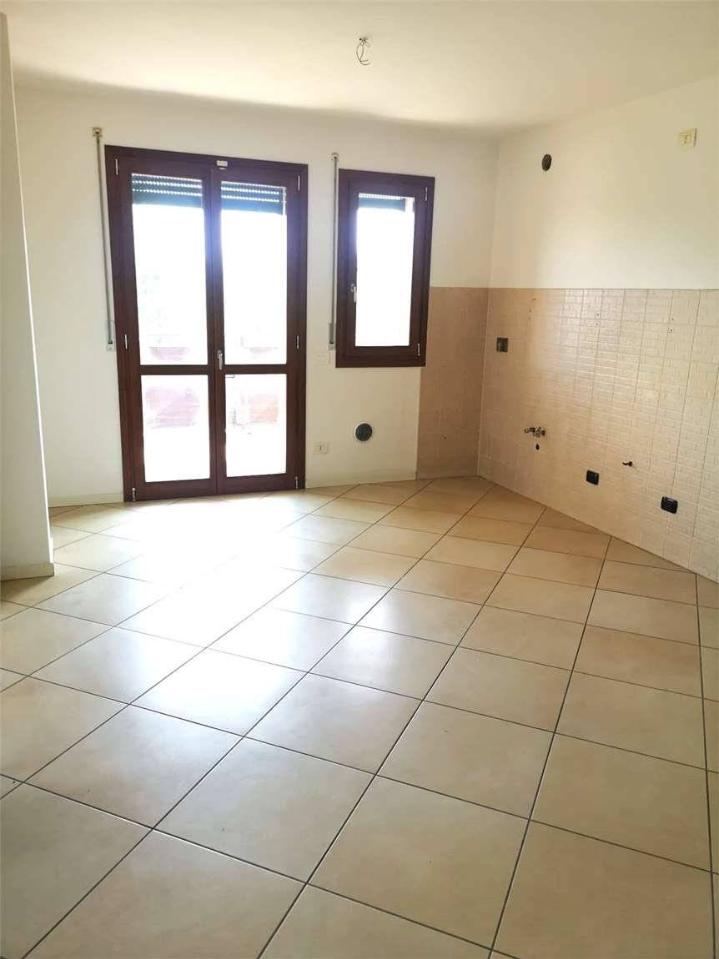 appartamento in vendita a Reggio nell'Emilia in zona Città Storica