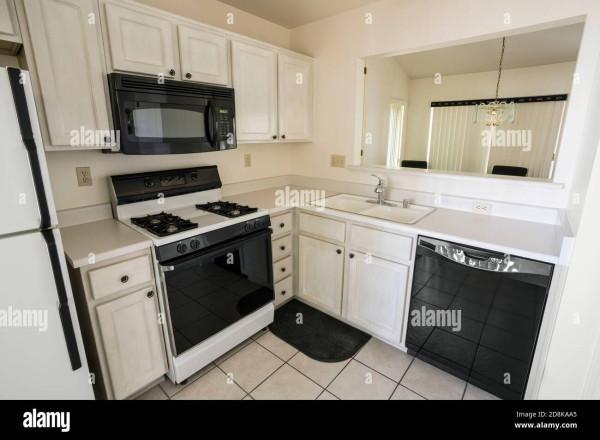 casa indipendente in vendita a Reggio nell'Emilia in zona Città Storica