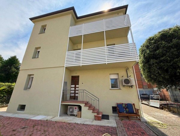 appartamento in vendita a Reggio nell'Emilia in zona Città Storica