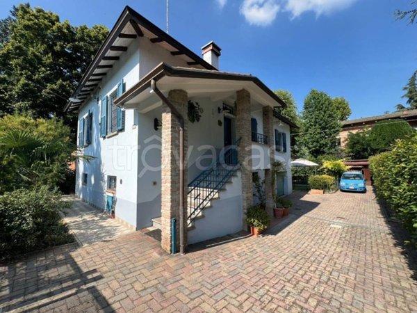 casa indipendente in vendita a Reggio nell'Emilia in zona Città Storica