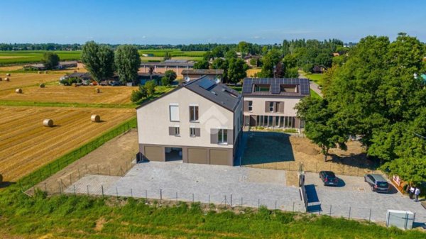 casa indipendente in vendita a Reggio nell'Emilia in zona Gavasseto