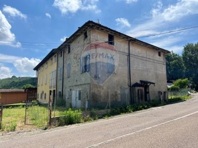 casa indipendente in vendita a Reggio nell'Emilia
