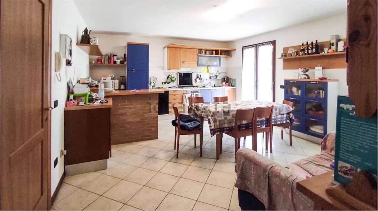 casa indipendente in vendita a Reggio nell'Emilia