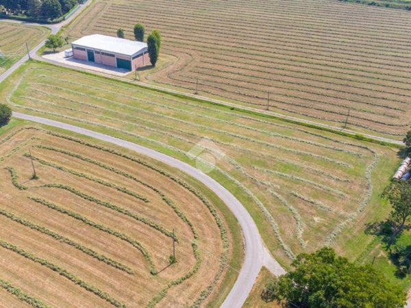 terreno edificabile in vendita a Reggio nell'Emilia in zona Pieve Modolena