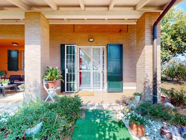casa indipendente in vendita a Reggio nell'Emilia in zona Roncadella
