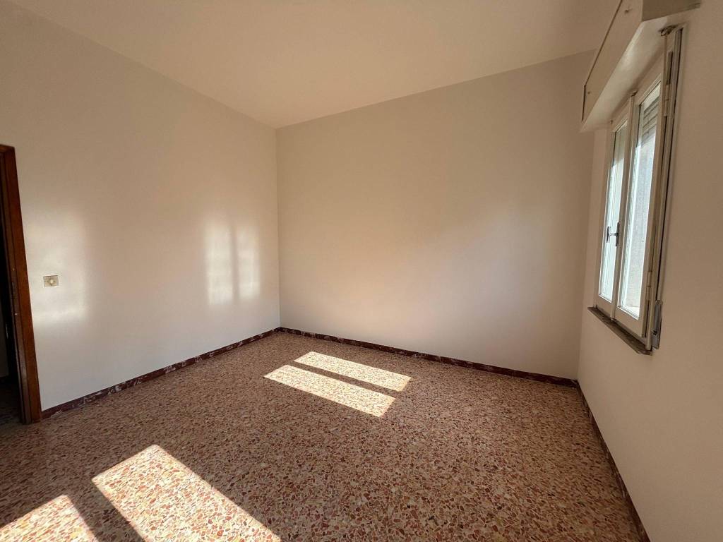 casa indipendente in vendita a Reggio nell'Emilia in zona Città Storica