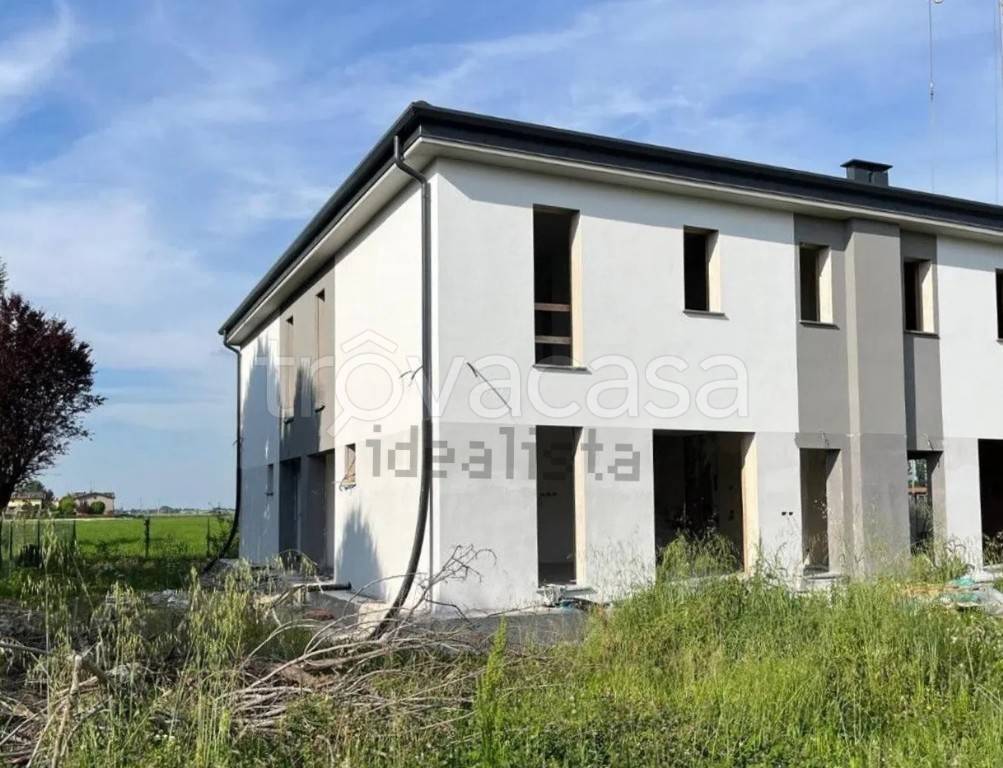 casa indipendente in vendita a Reggio nell'Emilia in zona Sesso