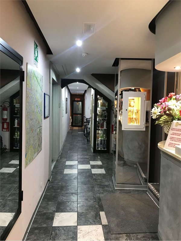casa indipendente in vendita a Reggio nell'Emilia in zona Città Storica