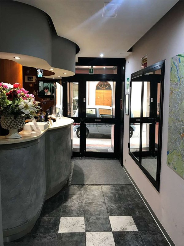 casa indipendente in vendita a Reggio nell'Emilia in zona Città Storica