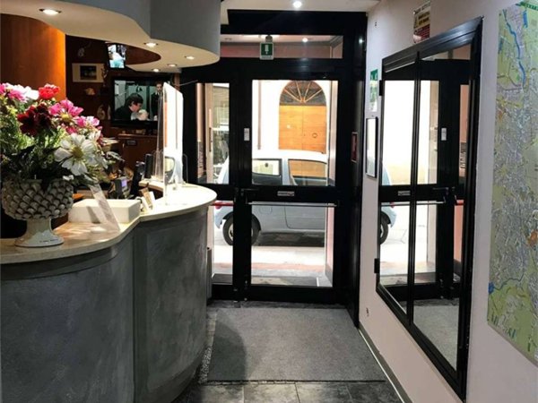 casa indipendente in vendita a Reggio nell'Emilia in zona Città Storica