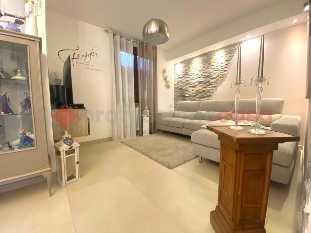 casa indipendente in vendita a Reggio nell'Emilia in zona Fogliano