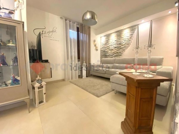 casa indipendente in vendita a Reggio nell'Emilia in zona Roncadella