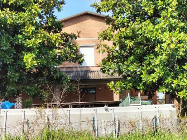 casa indipendente in vendita a Reggio nell'Emilia in zona Masone