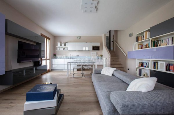 casa indipendente in vendita a Reggio nell'Emilia