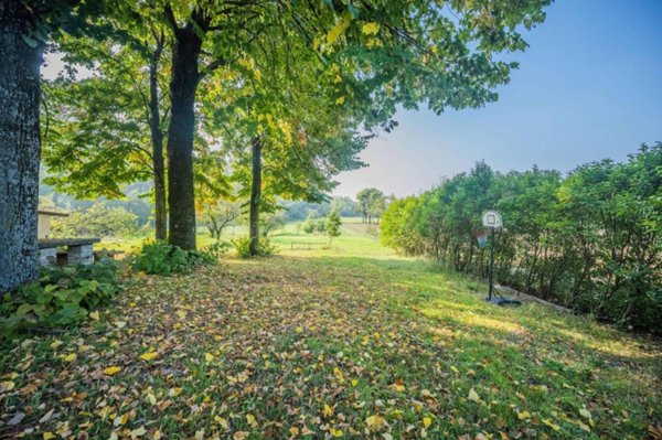 villa in vendita a Reggio nell'Emilia in zona Fogliano