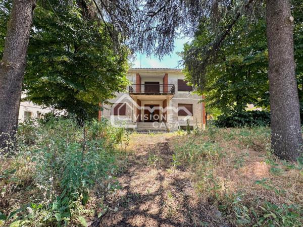 casa indipendente in vendita a Reggio nell'Emilia in zona Città Storica