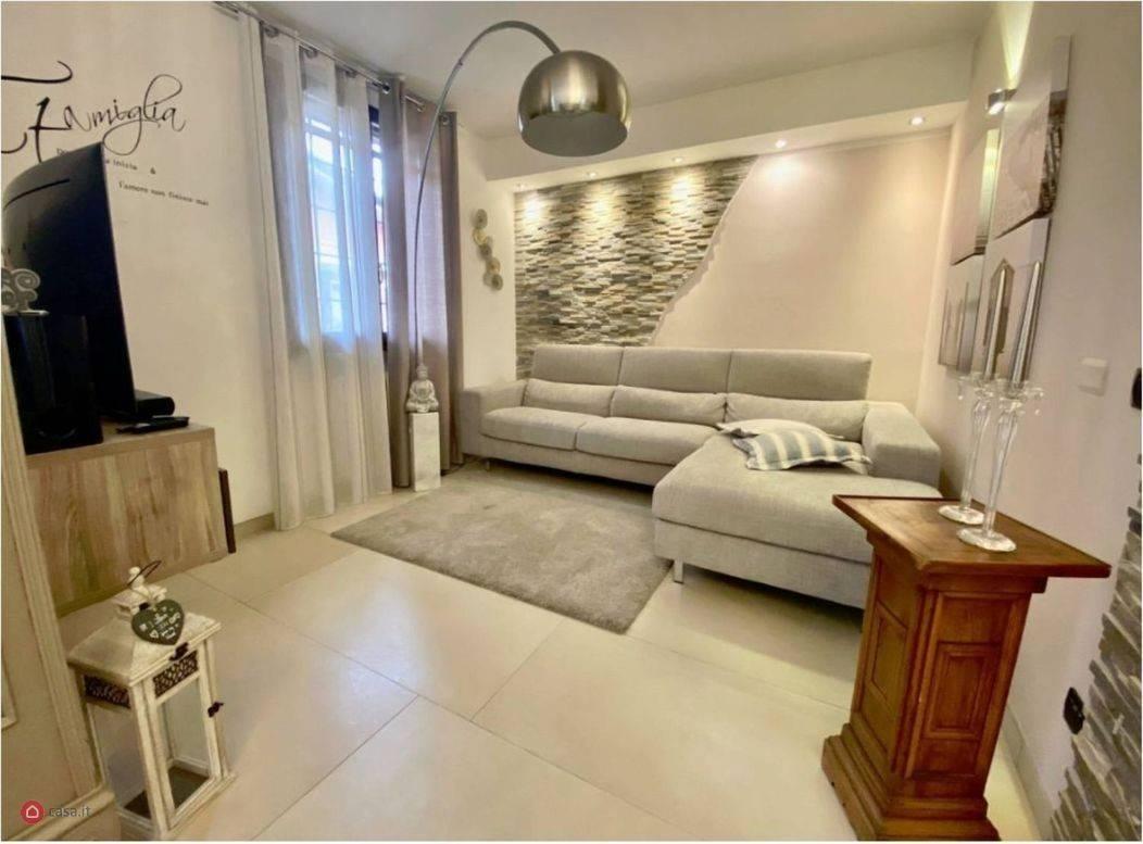 casa indipendente in vendita a Reggio nell'Emilia in zona Fogliano