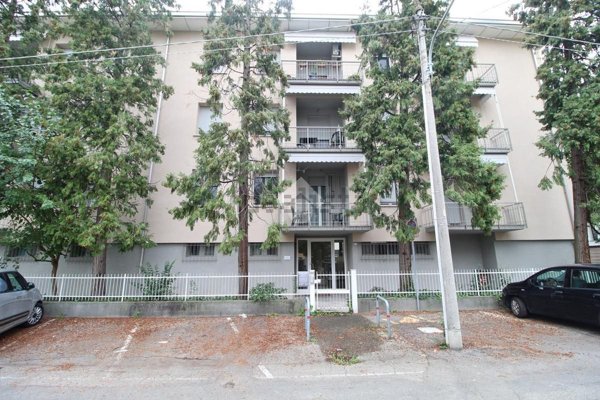 appartamento in vendita a Reggio nell'Emilia in zona Ospizio