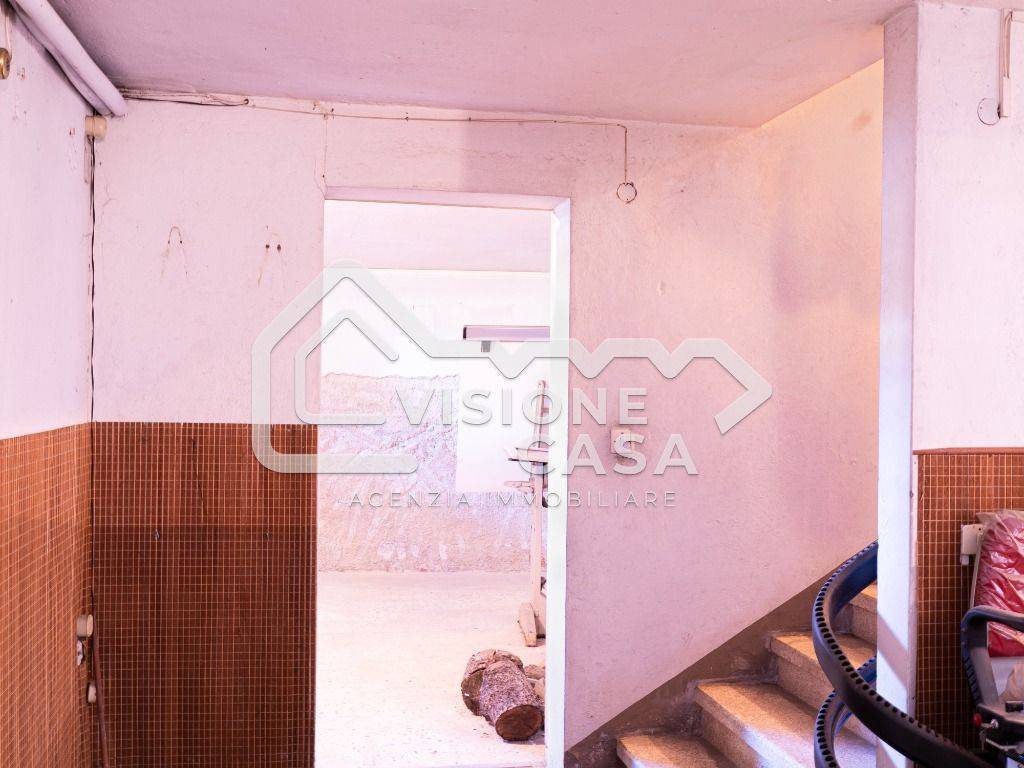 casa indipendente in vendita a Reggio nell'Emilia in zona Città Storica