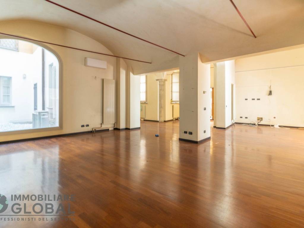 appartamento in vendita a Reggio nell'Emilia in zona Città Storica