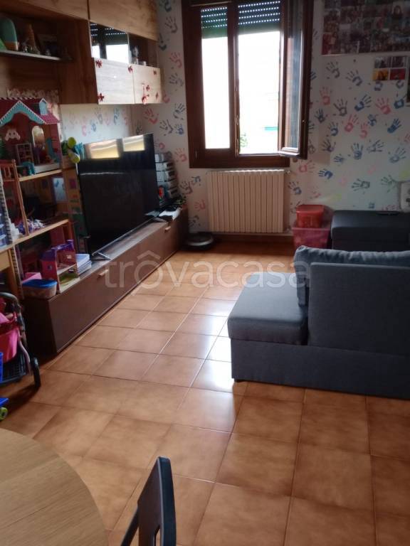 appartamento in vendita a Reggio nell'Emilia in zona Carrozzone