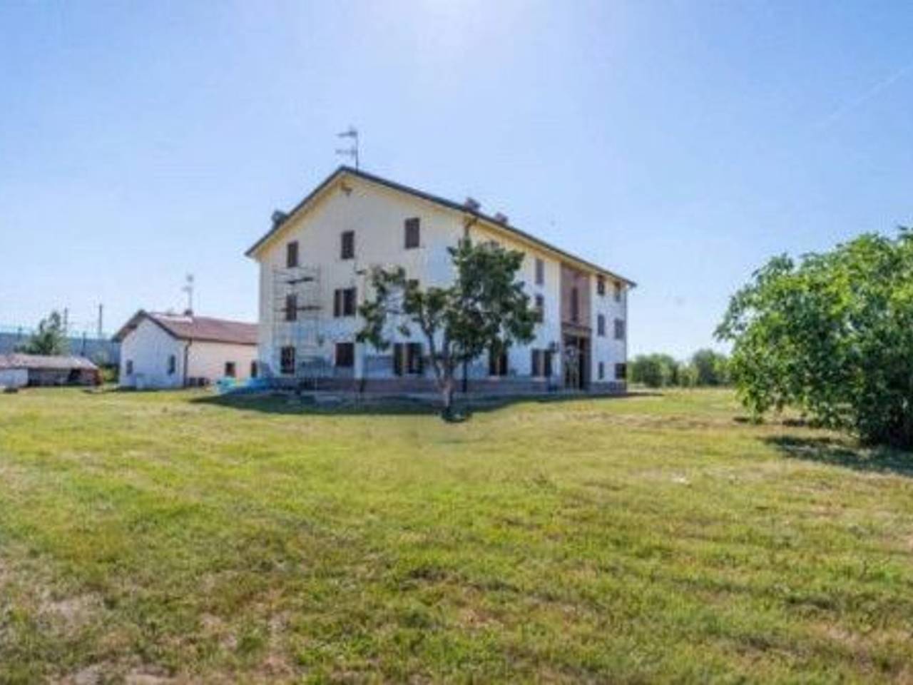 casa indipendente in vendita a Reggio nell'Emilia in zona Roncocesi