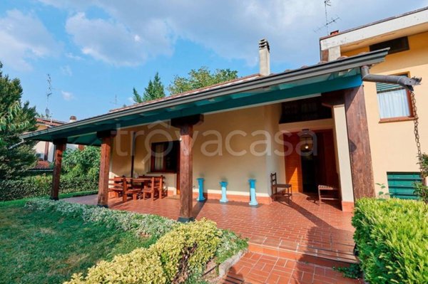 casa indipendente in vendita a Reggio nell'Emilia in zona Buco del Signore