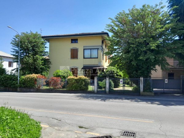 casa indipendente in vendita a Reggio nell'Emilia in zona Fogliano