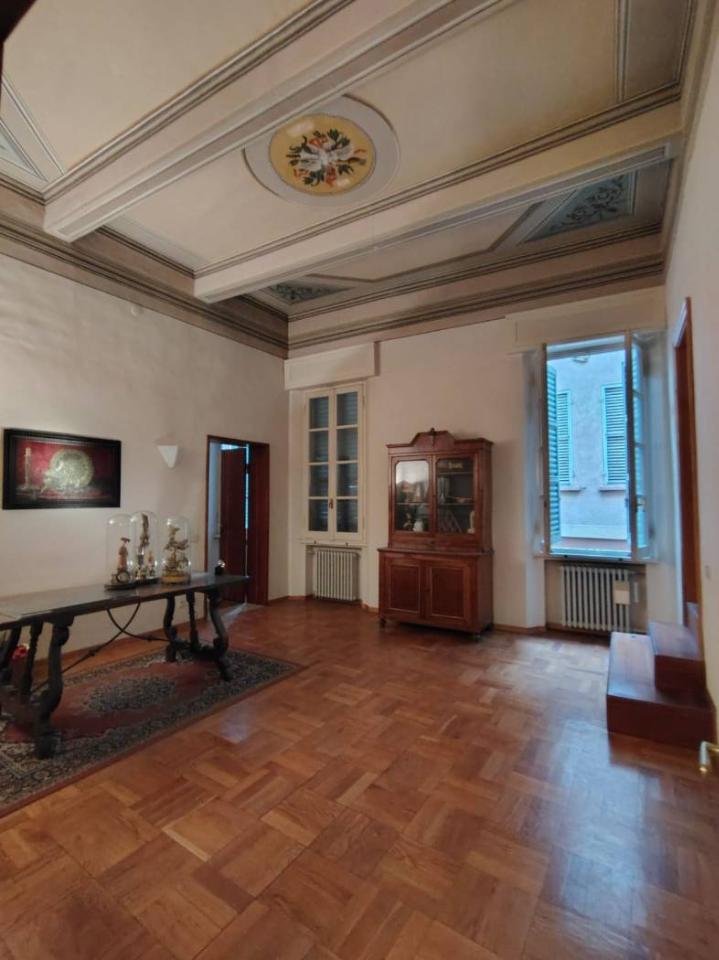 appartamento in vendita a Reggio nell'Emilia in zona Città Storica