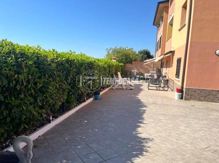 appartamento in vendita a Reggio nell'Emilia in zona Roncadella