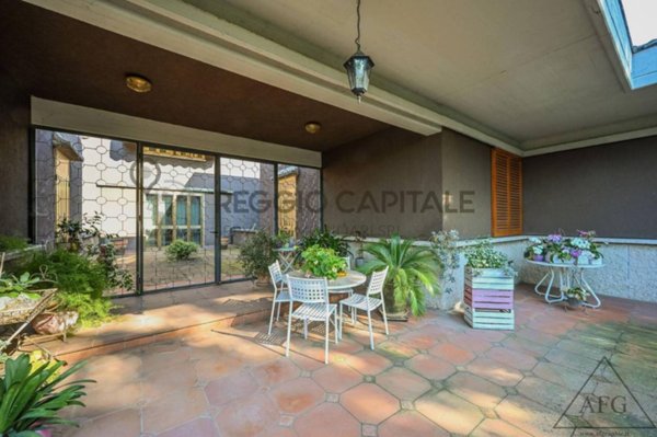 casa indipendente in vendita a Reggio nell'Emilia in zona Città Storica