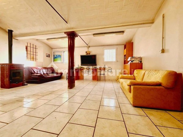 casa indipendente in vendita a Reggio nell'Emilia in zona Castellazzo