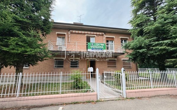 casa indipendente a Reggio nell'Emilia in zona Compagnoni / Migliolungo