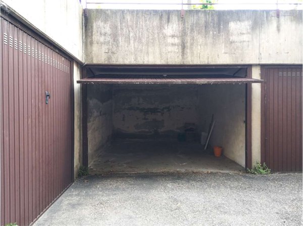 locale di sgombero in vendita a Reggio nell'Emilia