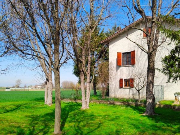 casa indipendente in vendita a Reggio nell'Emilia in zona Roncocesi