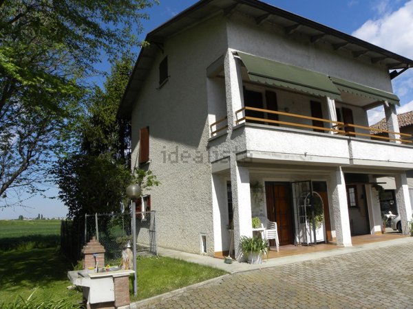 casa indipendente in vendita a Reggio nell'Emilia in zona Roncocesi