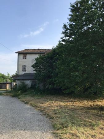 casa indipendente in vendita a Reggio nell'Emilia in zona Rivalta