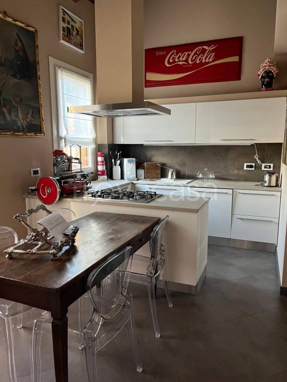 appartamento in vendita a Reggio nell'Emilia in zona Mirabello