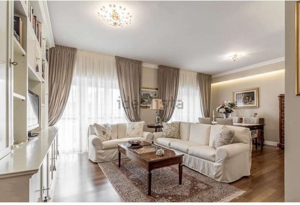 appartamento in vendita a Reggio nell'Emilia in zona Città Storica