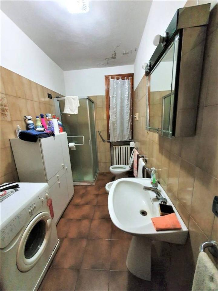 casale in vendita a Reggio nell'Emilia in zona Gavassa