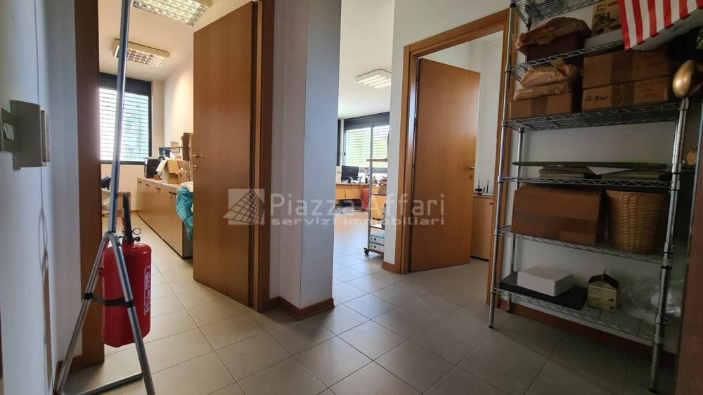 ufficio in vendita a Reggio nell'Emilia