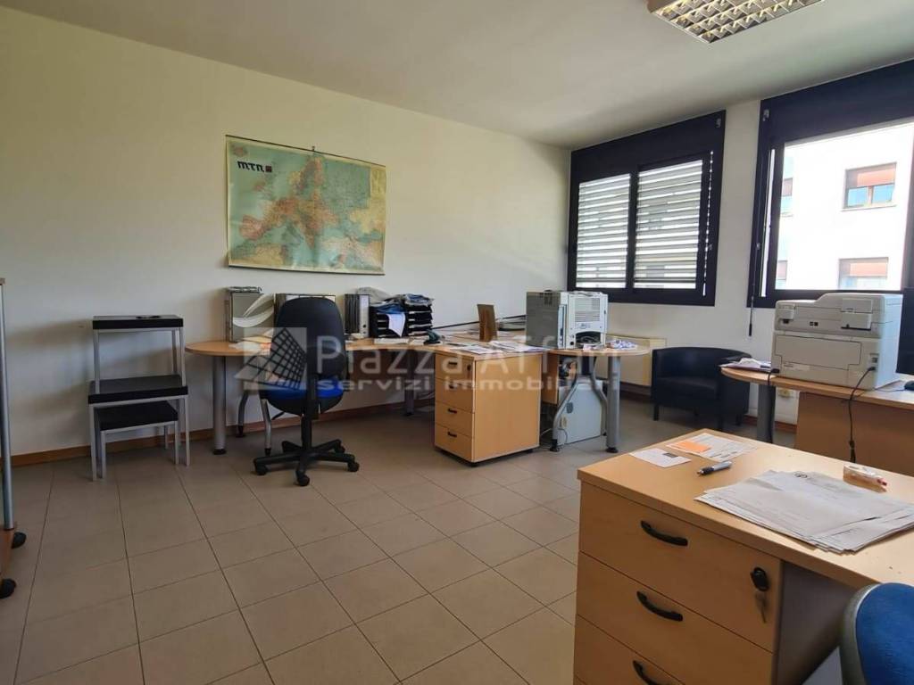 ufficio in vendita a Reggio nell'Emilia