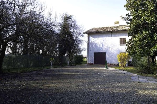 casa indipendente in vendita a Reggio nell'Emilia in zona Fogliano