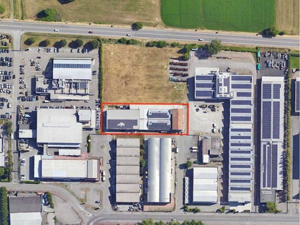 locale commerciale in vendita a Reggio nell'Emilia