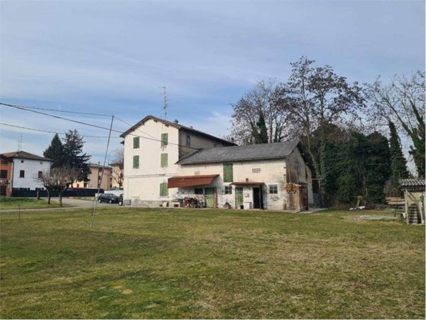 casa indipendente in vendita a Reggio nell'Emilia in zona San Prospero Strinati