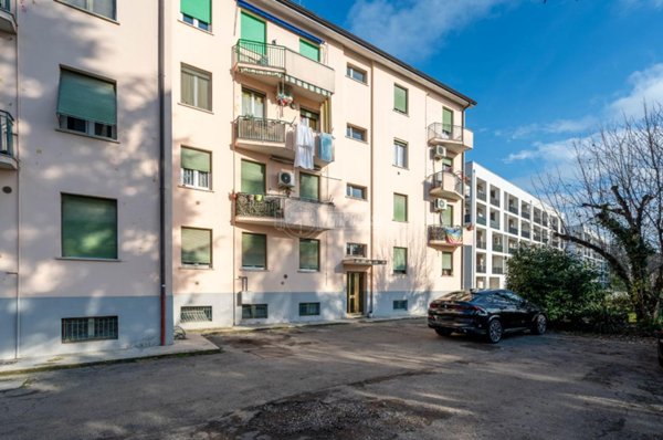 appartamento in vendita a Reggio nell'Emilia in zona Città Storica